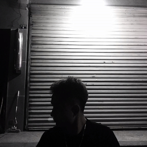 调教小男奴光着小jiji慕宝
